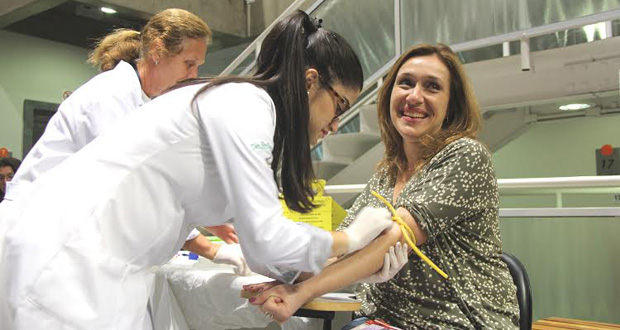 Juliana Damus participa de campanha de doação de medula óssea