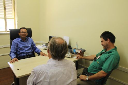 Pastor Raimundo articula soluções para o descarte de gesso em Araraquara