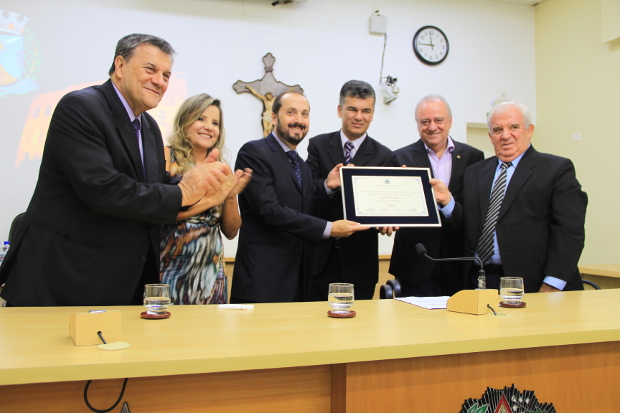 Luis Amadeu Sadalla recebe Título de Cidadão Araraquarense