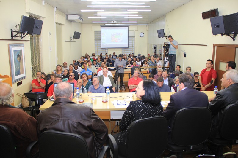 Tema “Agrotóxico é Risco” é discutido na Câmara de Araraquara