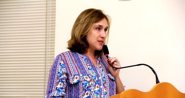 Juliana Damus comemora aprovação de lei que beneficia pessoas em tratamento de câncer
