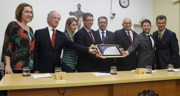 Tiago Romano recebe Diploma de Honra ao Mérito da Câmara Municipal