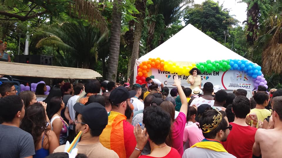 Roger Mendes marca presença na Parada LGBTQIA+ de Araraquara