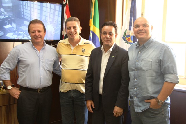 Presidente Nacional do PEN é recebido pelo presidente da Câmara Municipal