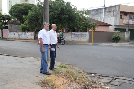 Chediek atende moradores encaminhando reclamações de trânsito a Coca Ferraz