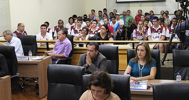 Câmara Municipal aprova antecipação de férias na rede municipal