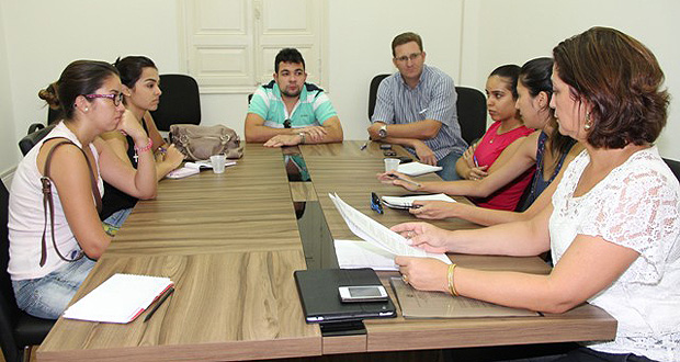 Edna Martins e alunos da Química apostam no Trote Solidário