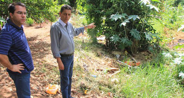 Moradores reclamam a João Farias de abandono em área de reflorestamento