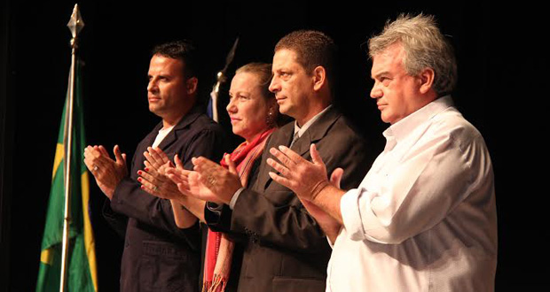 Trabalhadores da saúde homenageados pela Câmara Municipal