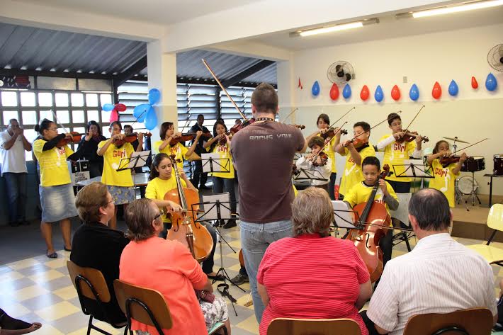 Édio prestigia apresentação de alunos do Projeto Guri