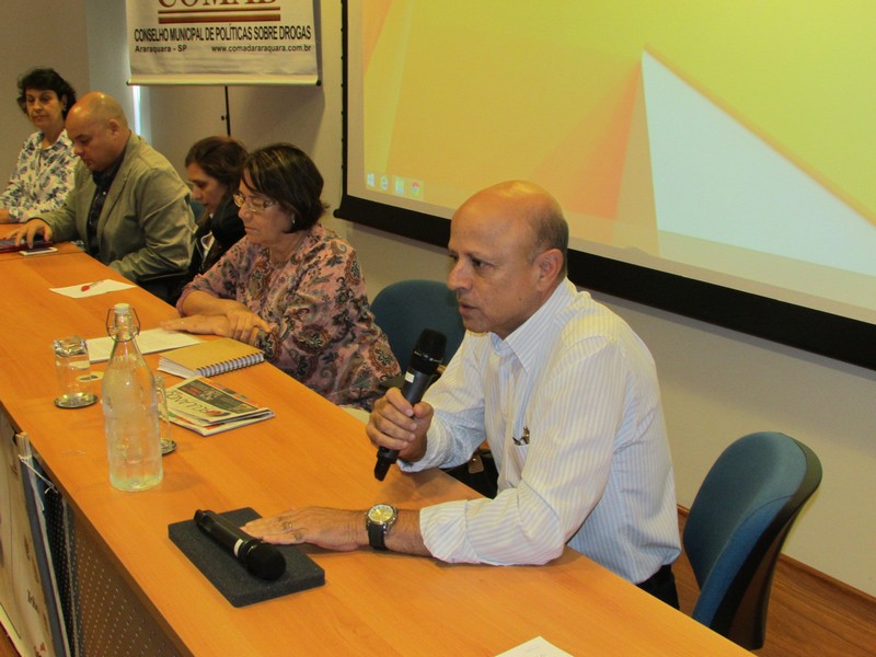 Chediek compõe mesa-redonda sobre álcool e drogas no Senac