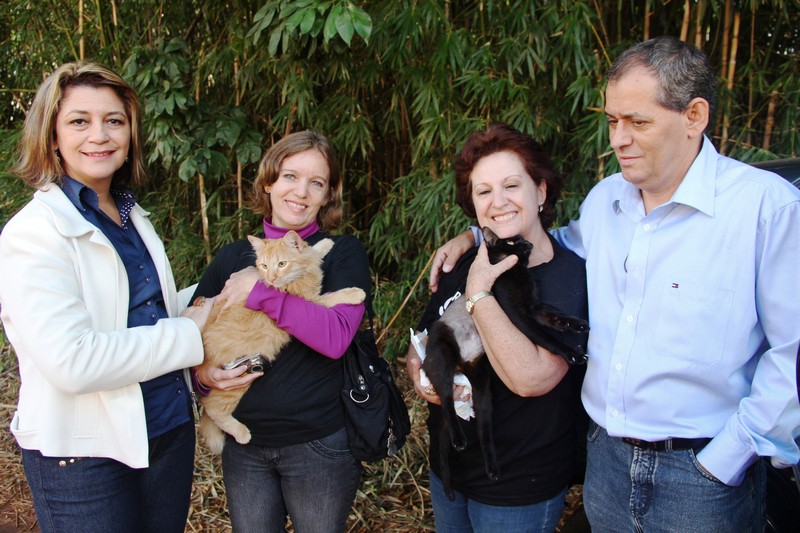 Edna e Adilson Vital apoiam instalação do Santuário dos Gatos no Pinheirinho