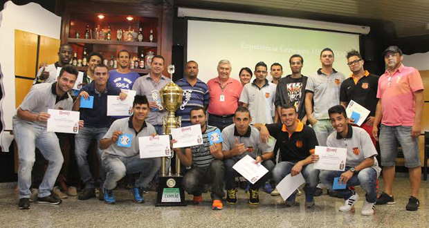 Boi participa de premiação dos campeões da Copa Kaiser de Futebol