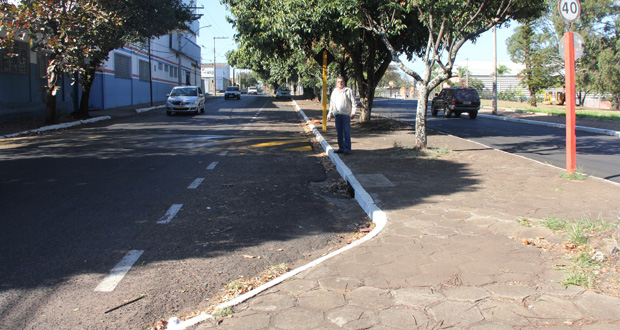 Roberval Fraiz faz indicação para novas baias na Rua Castro Alves