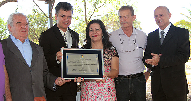 Câmara homenageia fundadora da Associação São Pio com o título de Cidadã Benemérita