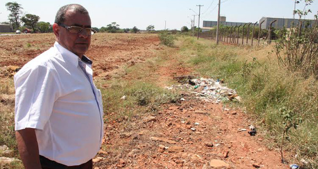 Roberval Fraiz pede abertura de rua no Jardim Regina