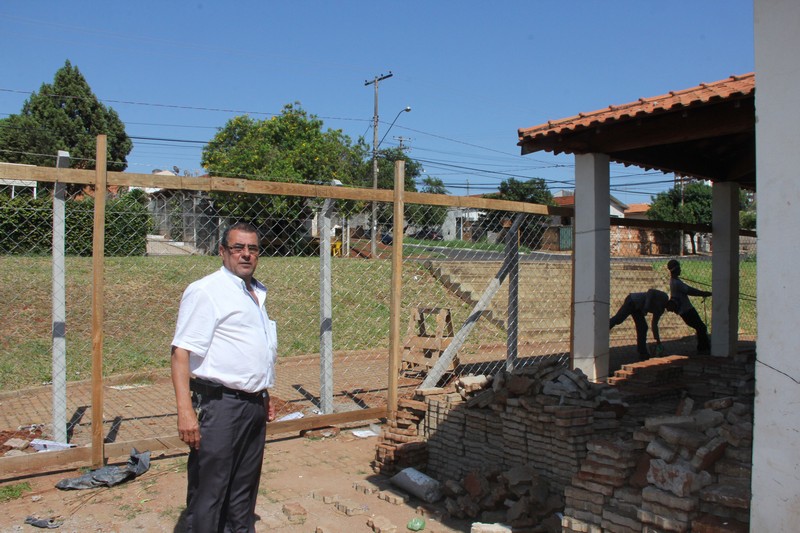 Fraiz acompanha obras da Estratégia de Saúde da Família no Parque das Laranjeiras