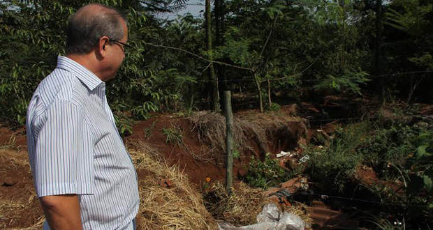 Jair Martinelli pede fechamento de erosão no Jardim Maria Luiza 3