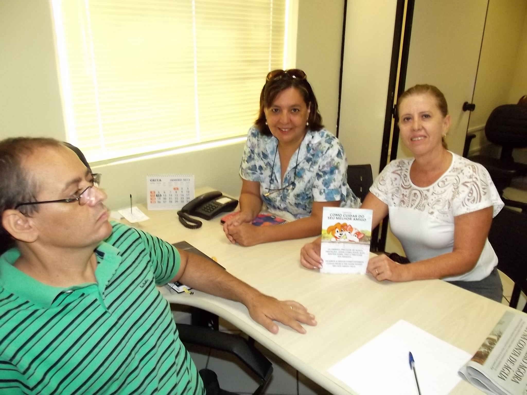 Adilson Vital apoia projeto do grupo S.O.S. Melhor Amigo que leva cartilha para crianças da 1ª série das escolas municipais