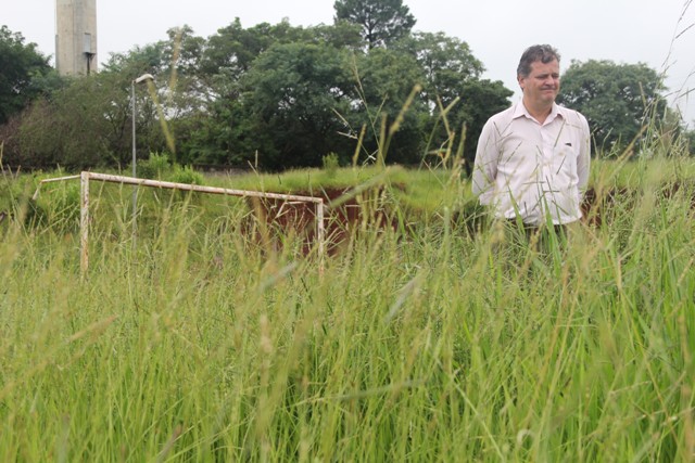 Simioni cobra manutenção e infraestrutura em três bairros de Araraquara