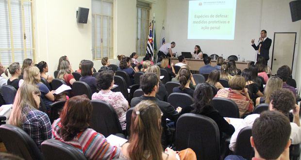 Políticas públicas para o autor de violência contra a mulher são discutidas na Câmara