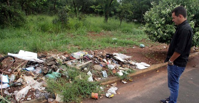 Buchechinha cobra há dois anos sinalização de ruas e rotatória na Vila Biagioni 2