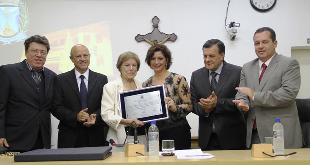 Antônia de Rizzo da Mata recebe Diploma de  Honra ao Mérito em Sessão Solene na Câmara (Com vídeo)