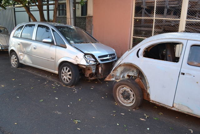 Com multa de R$ 3.520 número de veículos abandonados na cidade deve diminuir, diz Édio Lopes