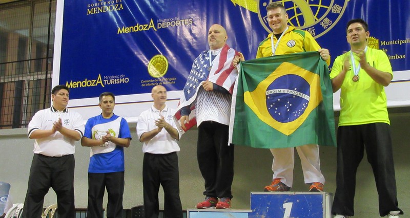 Doutor Lapena envia elogio a campeão mundial de Kung Fu