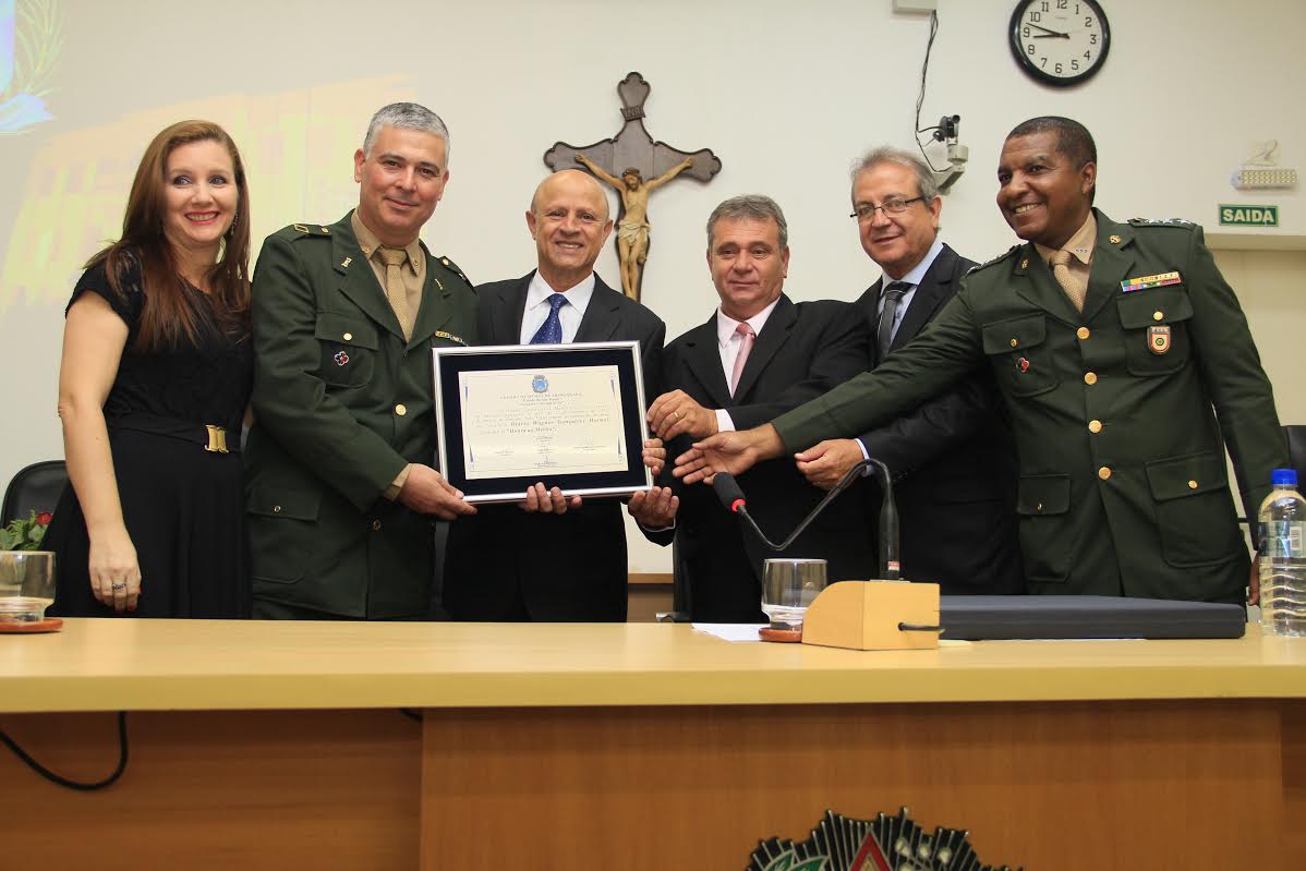 Chefe de instrução e atiradores do Tiro de Guerra são homenageados na Câmara