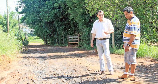 Gerson da Farmácia articula recuperação de via no bairro dos Machados