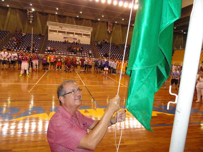 Jair Martineli participa de abertura de campeonato da Liga de Futsal