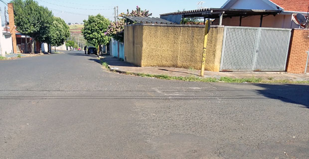 Lapena pede construção de calçada e canaletas no Melhado e Jardim Morumbi