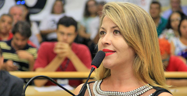 Gabriela Palombo aciona MP contra falhas em três programas de acolhimento