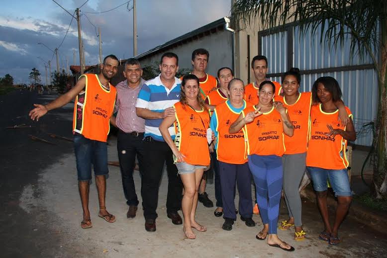 Aluisio Braz, o Boi, conhece projeto social “Sonhar”