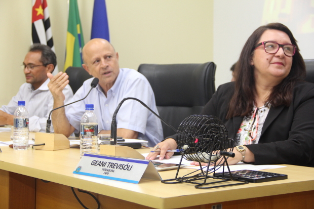 Câmara Municipal aprova Dia da Universidade de Araraquara e multa para trotes ao Samu (com vídeo)