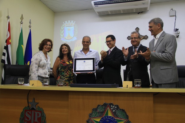 Músico e professor Teroca recebe título de Cidadão Benemérito (com vídeo)