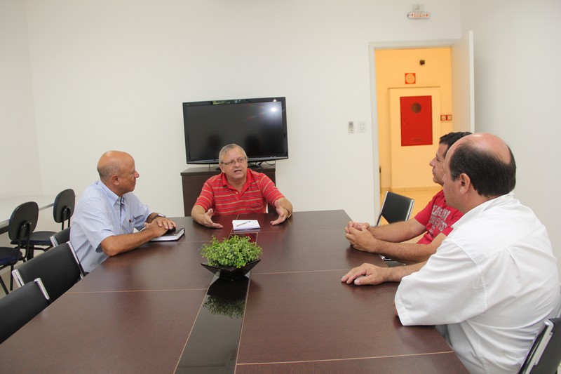 Elias Chediek participa de reunião na Morada do Sol Participações