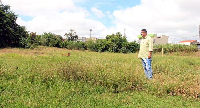 Zé Luiz solicita limpeza de campo do antigo Matadouro Municipal