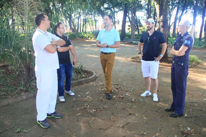 Roger Mendes sugere participação da comunidade na praça do Faveral