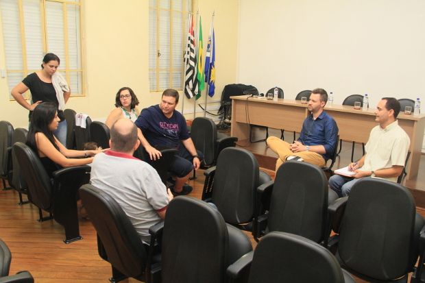 Pais reclamam de estado precário do CER no Parque Infantil