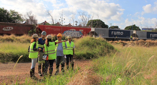 Comissão faz ‘visita técnica’ ao futuro Parque dos Trilhos e verifica condições de locomotivas e vagões