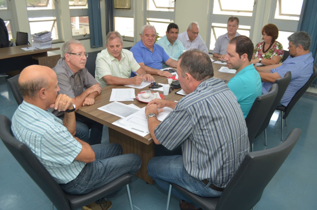 Vereadores conversam sobre o projeto da PGV na Prefeitura