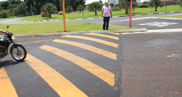 Via no Jardim Imperador recebe melhorias na sinalização