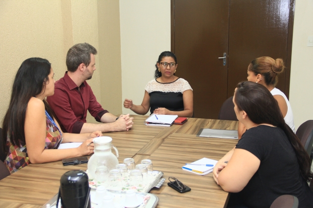 Rafael de Angeli discute projetos na Secretaria de Educação, incluindo primeiros socorros nas escolas