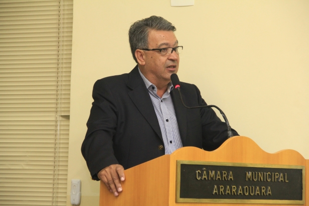 Santana defende que antes de multar é preciso educar