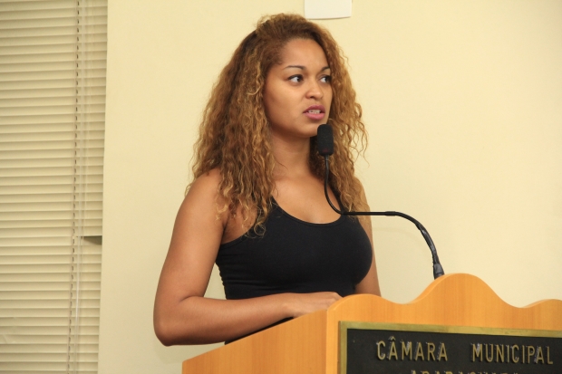 Em Sessão da Câmara Municipal, Thainara denuncia as dificuldades vivenciadas pelas mulheres