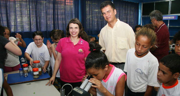 Semana de Prevenção à Verminose leva informação aos alunos da rede municipal