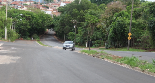 Morador do Residencial Jacarandá pede ajuda de Rafael de Angeli para o trânsito local