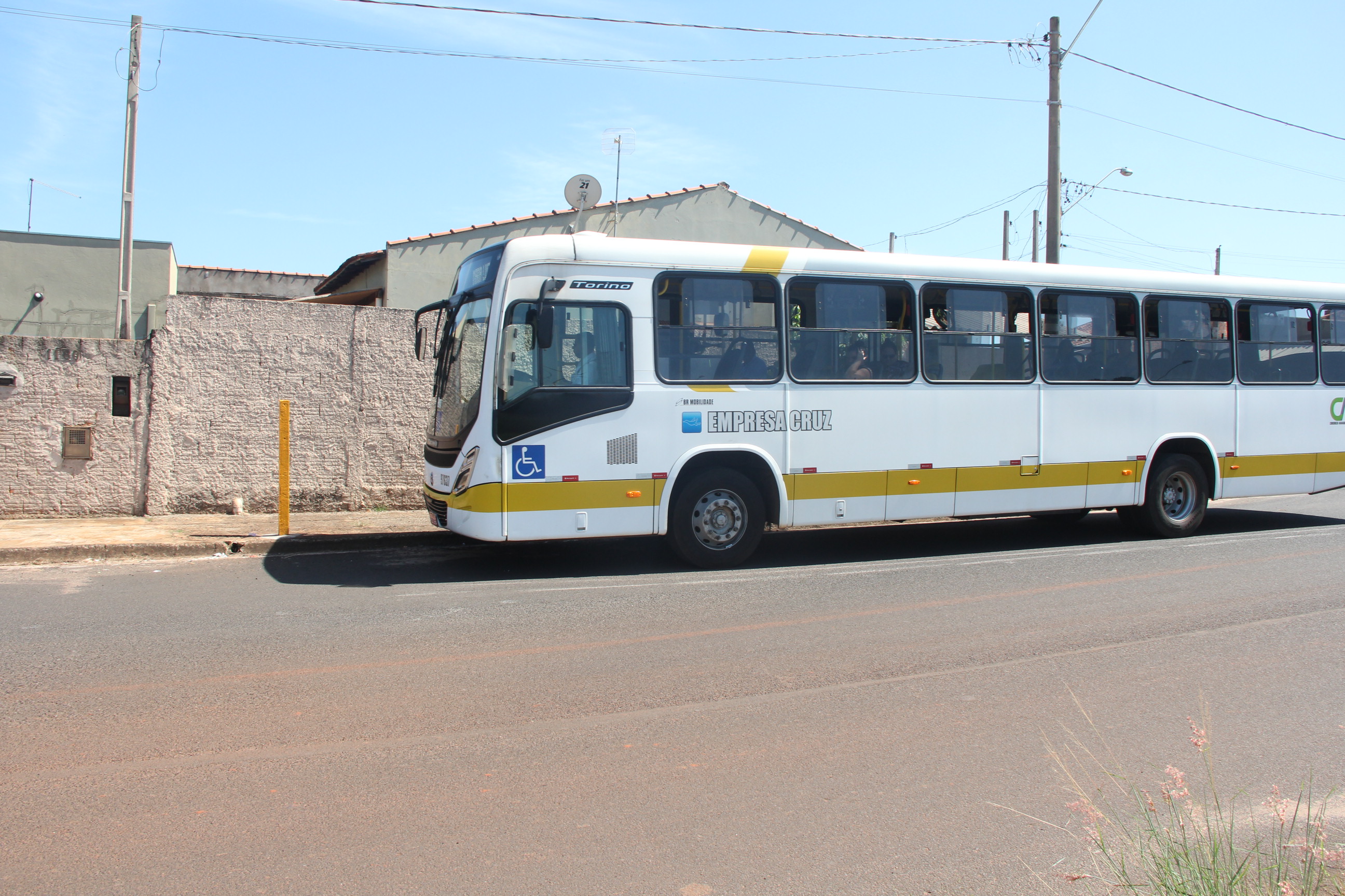 Novo ponto de ônibus atende moradores do Maria Luiza